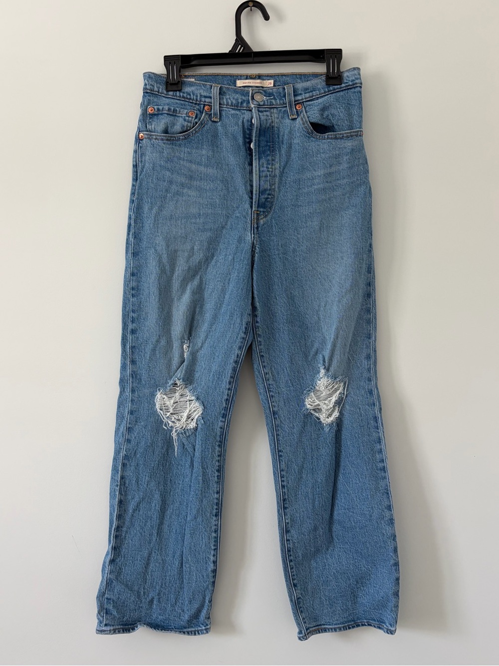 Levi’s Premium Denim Ribcage Straight Ankle Medium Wash Blue Distressed Jeans 29